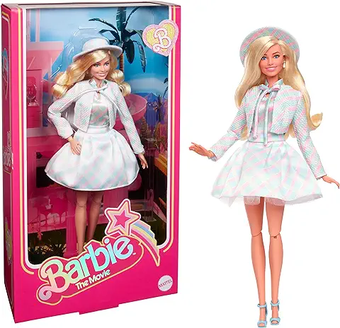 Barbie The Movie - Margot Robbie como Barbie Muñeca Signature Coleccionable de la Película con un Conjunto azul de Cuadros, Sombrero y Blusa, +6 Años (Mattel HRF26)  